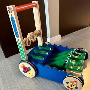 Melissa & Doug Alligator Push Toy Child Kid Toddler Walker Baby